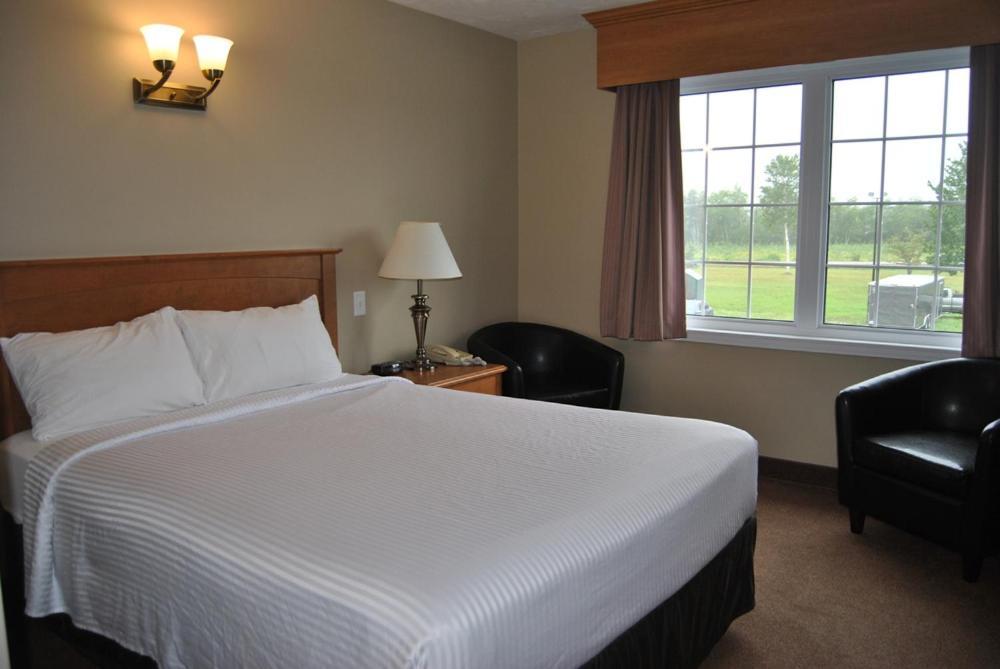 Auberge Bouctouche Inn & Suites Buitenkant foto