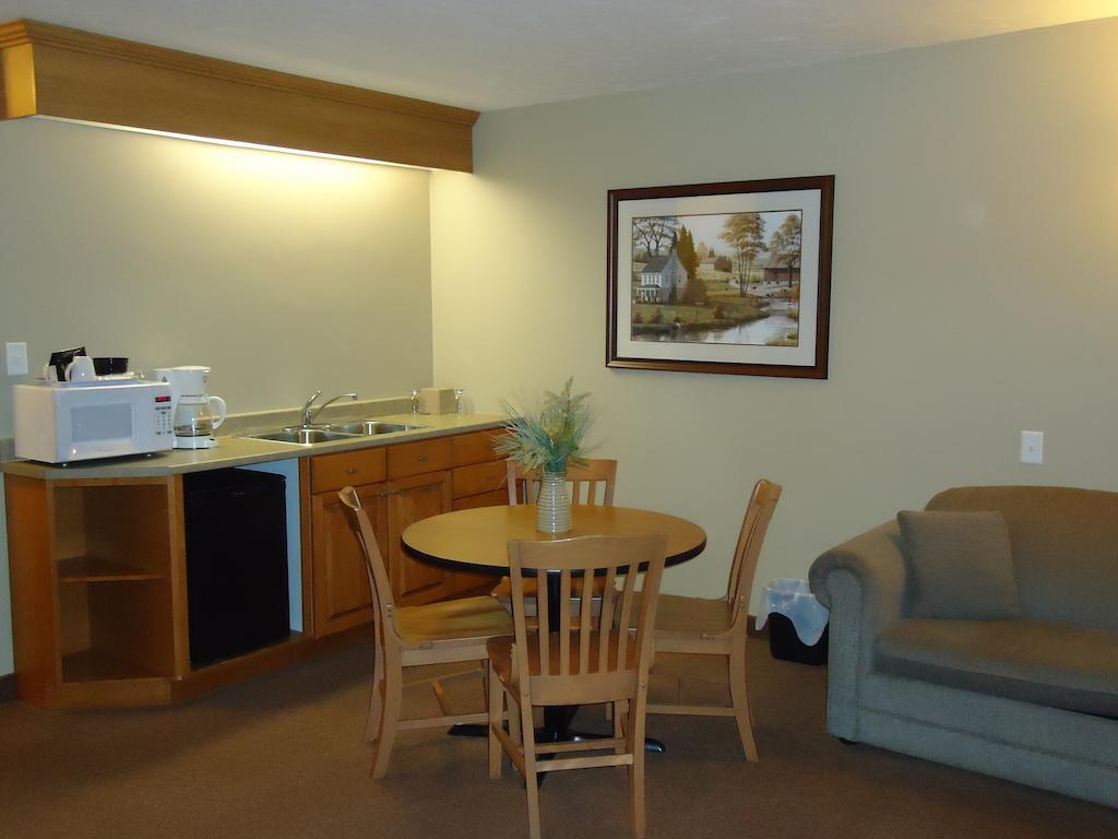 Auberge Bouctouche Inn & Suites Buitenkant foto