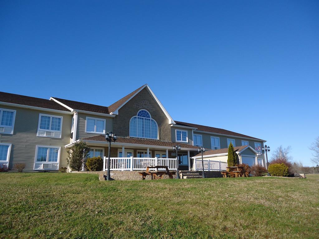 Auberge Bouctouche Inn & Suites Buitenkant foto