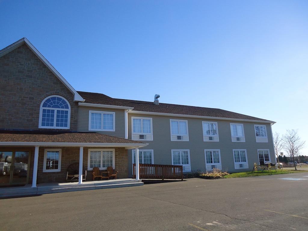 Auberge Bouctouche Inn & Suites Buitenkant foto