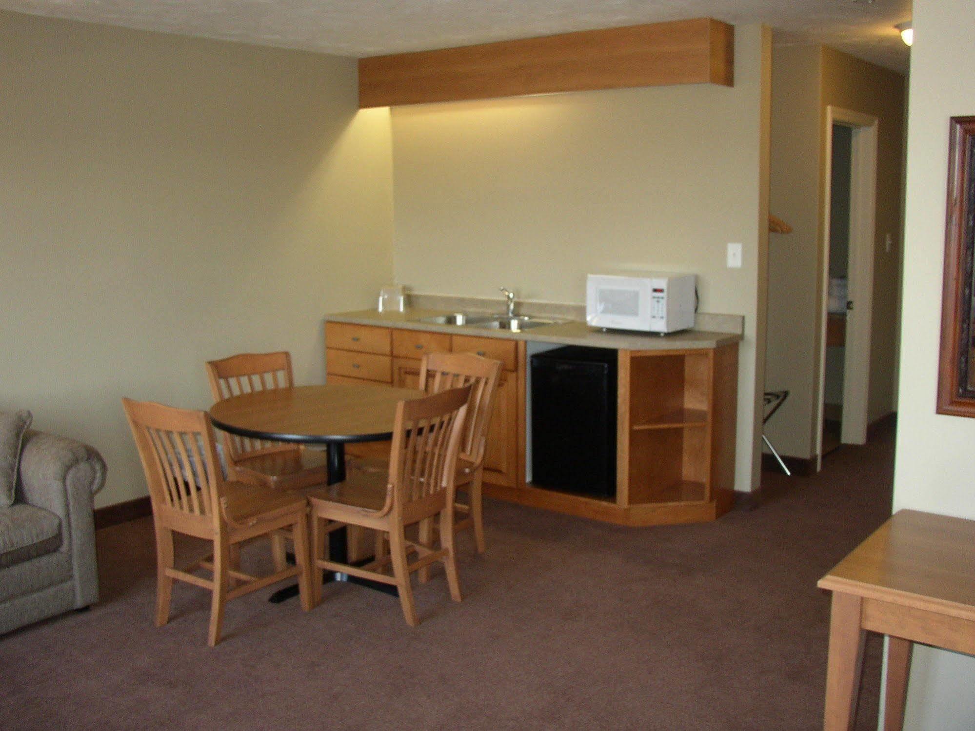 Auberge Bouctouche Inn & Suites Buitenkant foto