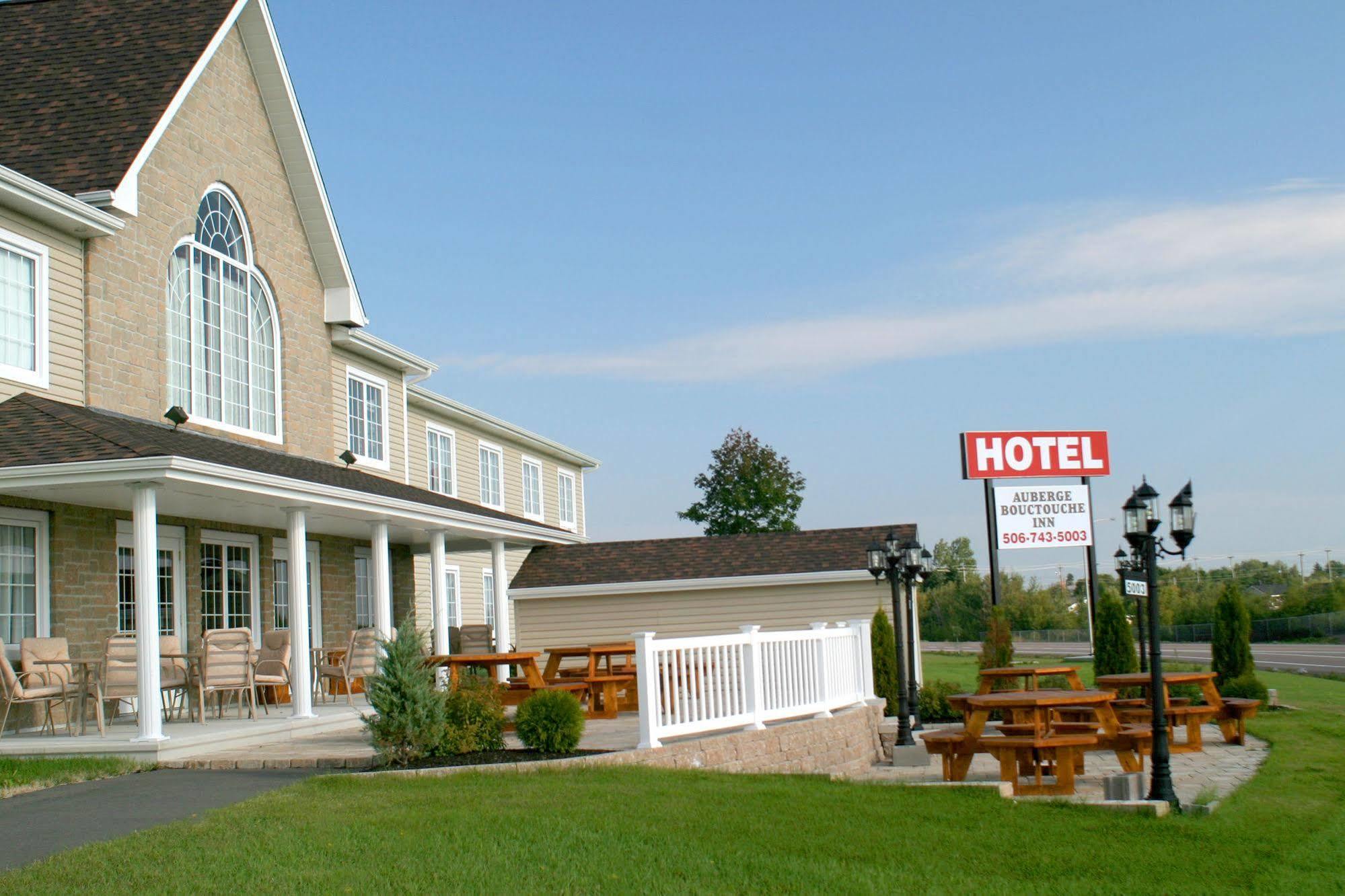 Auberge Bouctouche Inn & Suites Buitenkant foto